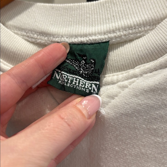 Northern Reflections White Sweatshirt with Winter Theme - Picture 2 of 6